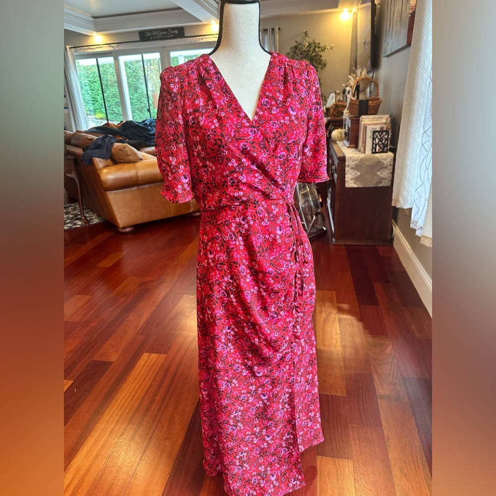 Julia Jordan size 6 red chiffon floral